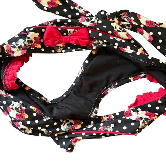 Hot Topic Polka Dot Rose Skull Bikini Sz XS Top M Bottom Black Red Ruffles Bows - Picture 7 of 8